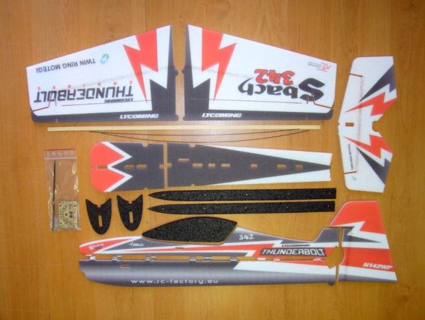 Модель для 3D-пілотажу Sbach (червона), Світлина 3