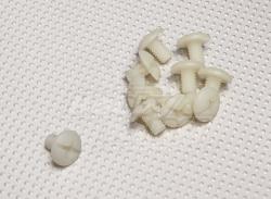 Винт пластиковый М8x16мм